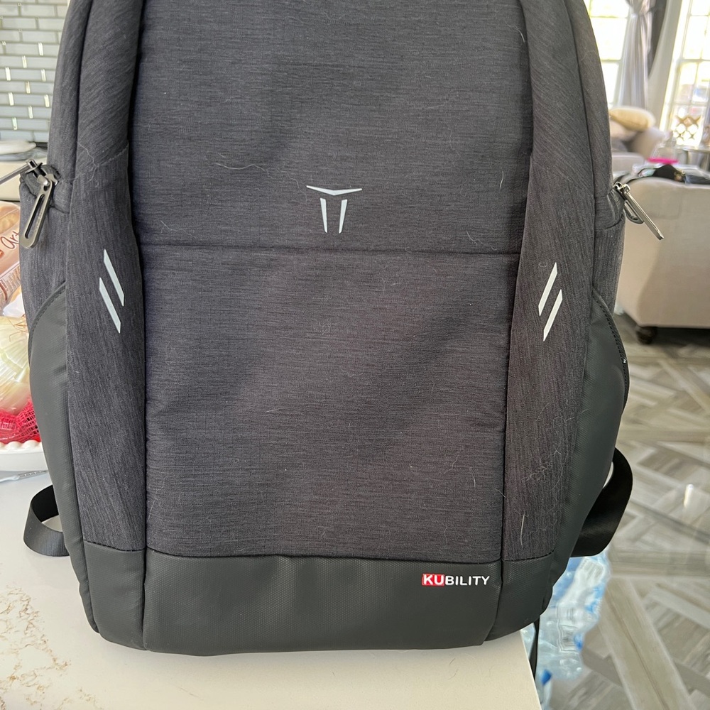 Bluetooth Backpack bookbag Great Gray KUWOW Bluetooth Tracking bag like New - Picture 9 of 12